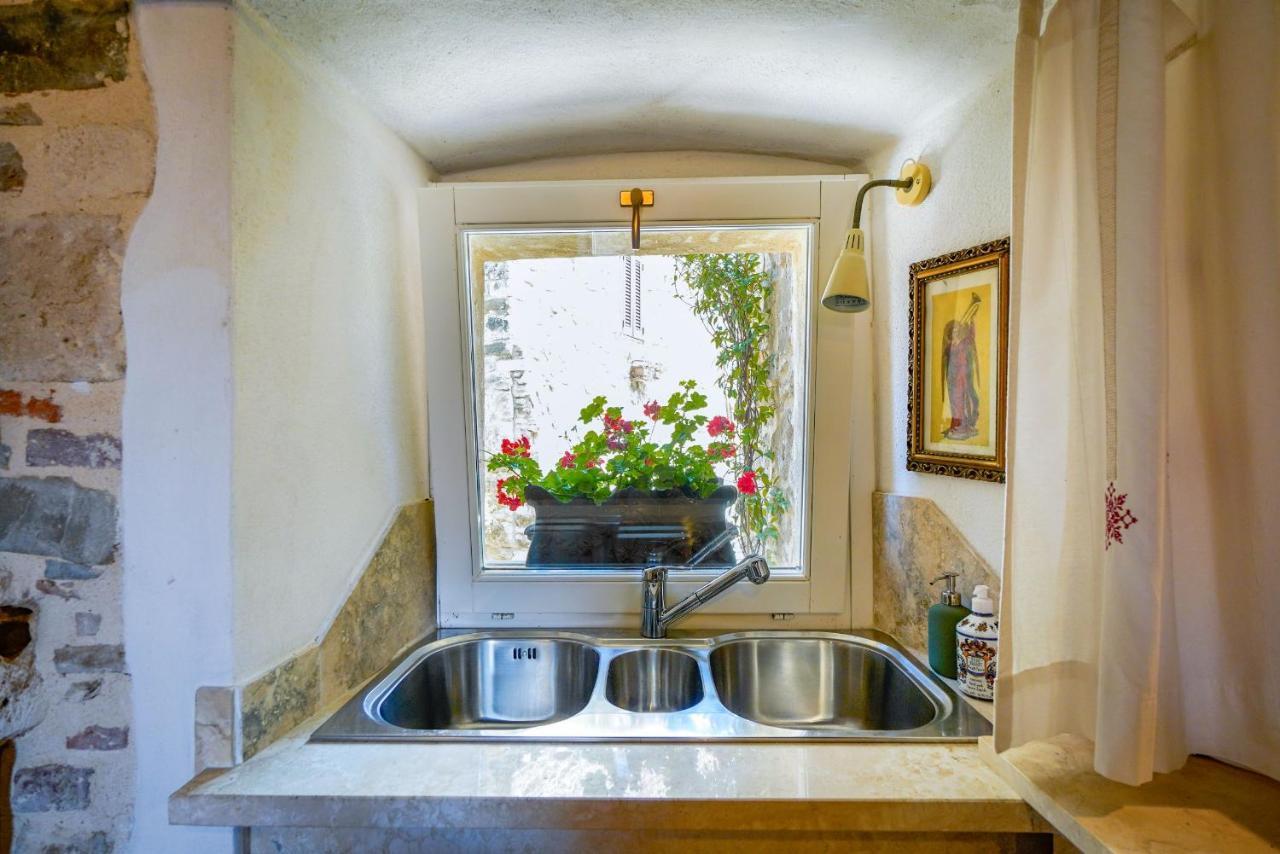 Inn Piazza In Montemerano, The Heart Of Tuscany מראה חיצוני תמונה