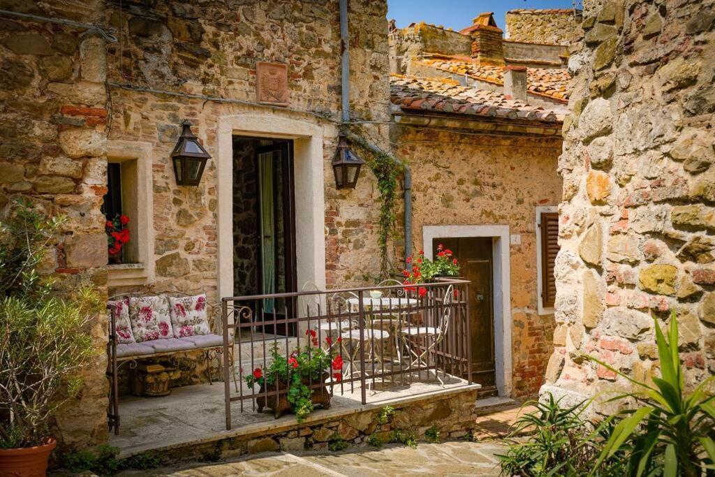 Inn Piazza In Montemerano, The Heart Of Tuscany מראה חיצוני תמונה